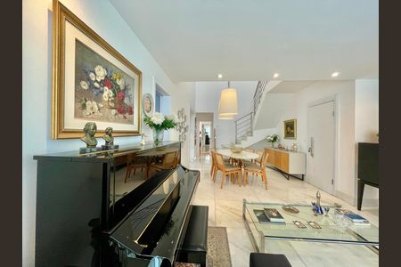 Apartamento à venda com 170m², 2 quartos e 3 vagas