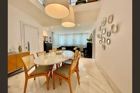 Apartamento à venda com 170m², 2 quartos e 3 vagas