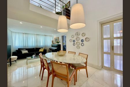Apartamento à venda com 170m², 2 quartos e 3 vagas