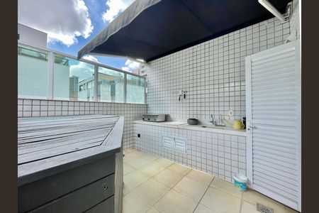 Apartamento à venda com 170m², 2 quartos e 3 vagas