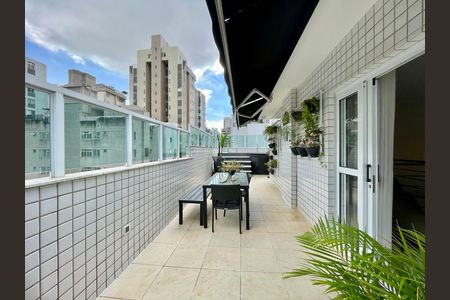 Apartamento à venda com 170m², 2 quartos e 3 vagas