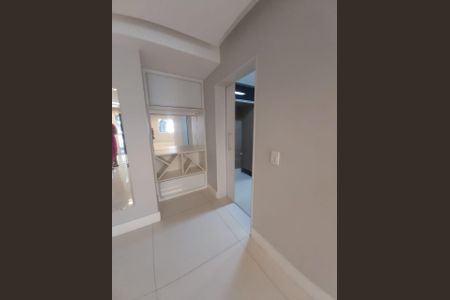 Apartamento à venda com 119m², 4 quartos e 1 vaga Apartamento à venda com 119m², 4 quartos e 1 vagaCorredor