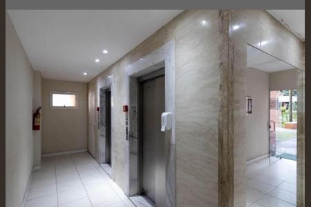 Apartamento à venda com 119m², 4 quartos e 1 vaga Apartamento à venda com 119m², 4 quartos e 1 vagaBanheiro