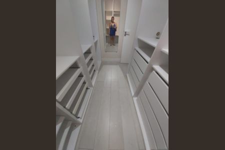 Apartamento à venda com 119m², 4 quartos e 1 vaga Apartamento à venda com 119m², 4 quartos e 1 vagaCorredor