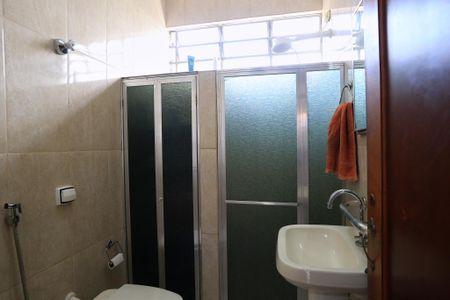 Casa à venda com 150m², 4 quartos e 2 vagasBanheiro 1