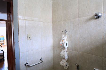 Casa à venda com 150m², 4 quartos e 2 vagasBanheiro 1