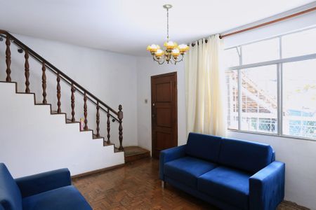 Sala de casa à venda com 3 quartos, 150m² em Horto, Belo Horizonte