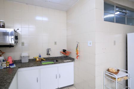 Casa à venda com 150m², 4 quartos e 2 vagasCozinha