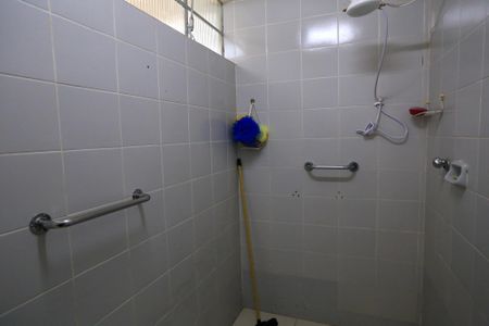 Casa à venda com 150m², 4 quartos e 2 vagasBanheiro