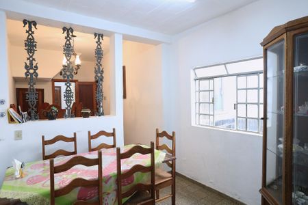 Casa à venda com 150m², 4 quartos e 2 vagasCopa