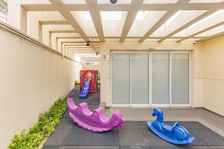 Apartamento à venda com 69m², 2 quartos e 2 vagas Apartamento à venda com 69m², 2 quartos e 2 vagasÁrea comum - Playground