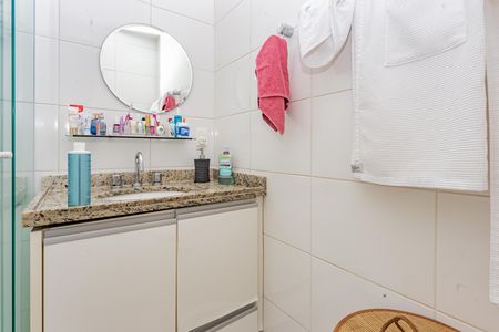 Apartamento à venda com 69m², 2 quartos e 2 vagas Apartamento à venda com 69m², 2 quartos e 2 vagasBanheiro da Suíte