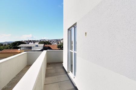 Apartamento à venda com 73m², 2 quartos e 2 vagas Apartamento à venda com 73m², 2 quartos e 2 vagasVaranda