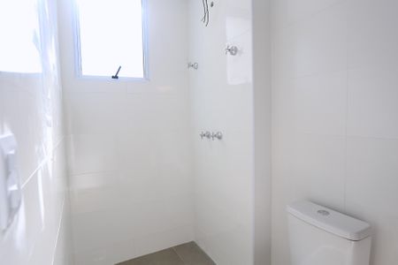 Apartamento à venda com 73m², 2 quartos e 2 vagas Apartamento à venda com 73m², 2 quartos e 2 vagasBanheiro da Suíte
