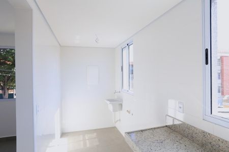 Apartamento à venda com 73m², 2 quartos e 2 vagas Apartamento à venda com 73m², 2 quartos e 2 vagasCozinha e Área de Serviço