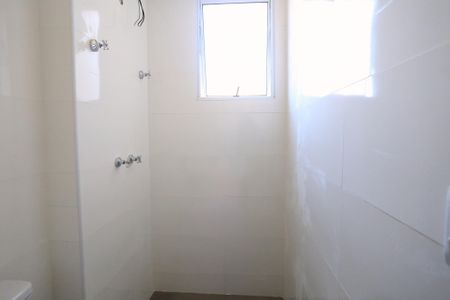 Apartamento à venda com 93m², 2 quartos e 2 vagas Apartamento à venda com 93m², 2 quartos e 2 vagasBanheiro da Suíte