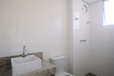 Banheiro da Suíte de apartamento à venda com 2 quartos, 93m² em Esplanada, Belo Horizonte