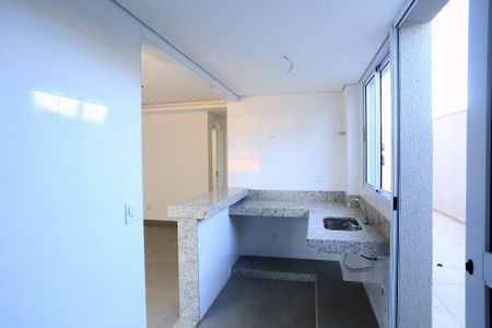 Apartamento à venda com 93m², 2 quartos e 2 vagas Apartamento à venda com 93m², 2 quartos e 2 vagasCozinha e Área de Serviço