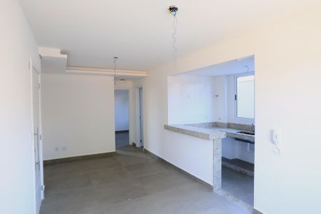 Sala de apartamento à venda com 2 quartos, 93m² em Esplanada, Belo Horizonte
