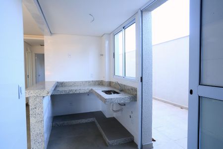 Apartamento à venda com 93m², 2 quartos e 2 vagas Apartamento à venda com 93m², 2 quartos e 2 vagasCozinha e Área de Serviço