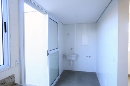 Apartamento à venda com 93m², 2 quartos e 2 vagas Apartamento à venda com 93m², 2 quartos e 2 vagasCozinha e Área de Serviço