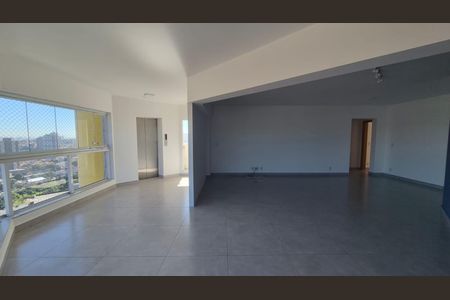 Apartamento à venda com 160m², 3 quartos e 3 vagascomodo