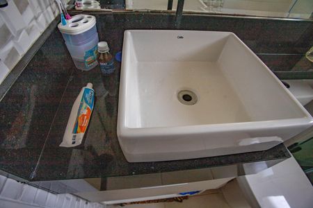Apartamento para alugar com 45m², 2 quartos e 1 vaga Apartamento para alugar com 45m², 2 quartos e 1 vagaBanheiro social