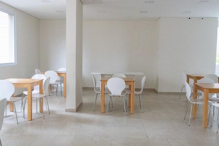 Apartamento para alugar com 45m², 2 quartos e 1 vaga Apartamento para alugar com 45m², 2 quartos e 1 vagaÁrea comum - Salão de festas