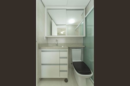 Banheiro da Suíte de apartamento para alugar com 2 quartos, 73m² em Santo Amaro, São Paulo