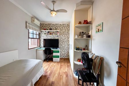 Casa à venda com 230m², 3 quartos e 2 vagas