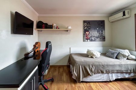 Casa à venda com 230m², 3 quartos e 2 vagas