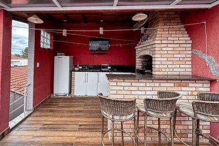 Casa à venda com 230m², 3 quartos e 2 vagas