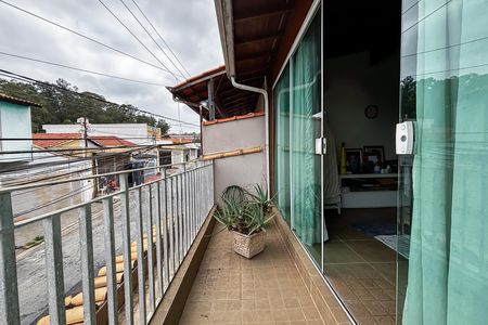 Casa à venda com 230m², 3 quartos e 2 vagas