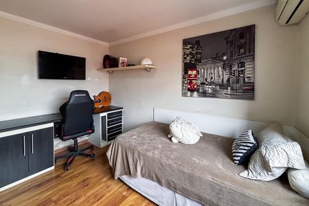 Casa à venda com 230m², 3 quartos e 2 vagas
