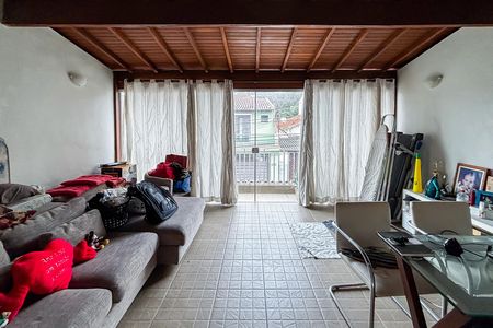Casa à venda com 230m², 3 quartos e 2 vagas