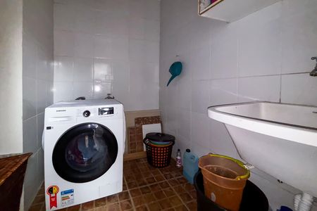 Casa à venda com 230m², 3 quartos e 2 vagas