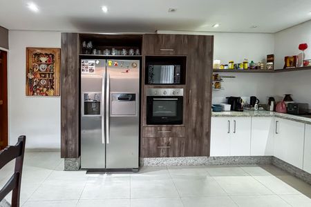 Casa à venda com 230m², 3 quartos e 2 vagas