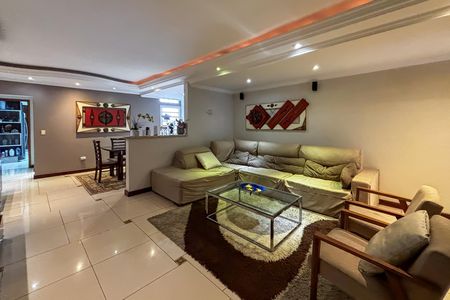 Casa à venda com 3 quartos, 230m² em Jardim Rosa Maria, São Paulo