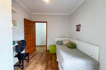 Casa à venda com 230m², 3 quartos e 2 vagas