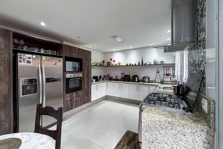 Casa à venda com 230m², 3 quartos e 2 vagas