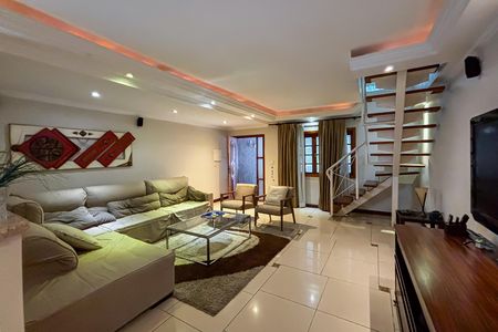 Casa à venda com 230m², 3 quartos e 2 vagas