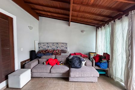 Casa à venda com 230m², 3 quartos e 2 vagas