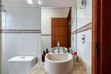 Casa à venda com 230m², 3 quartos e 2 vagas