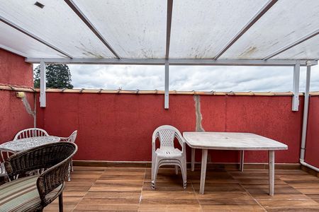 Casa à venda com 230m², 3 quartos e 2 vagas