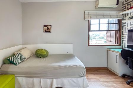 Casa à venda com 230m², 3 quartos e 2 vagas