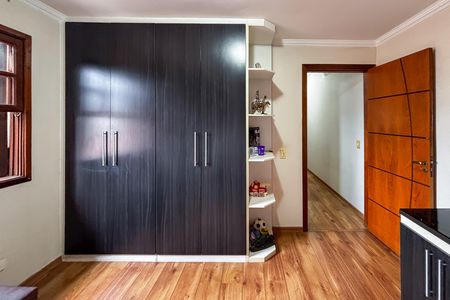 Casa à venda com 230m², 3 quartos e 2 vagas