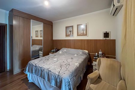 Casa à venda com 230m², 3 quartos e 2 vagas