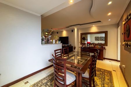 Casa à venda com 230m², 3 quartos e 2 vagas