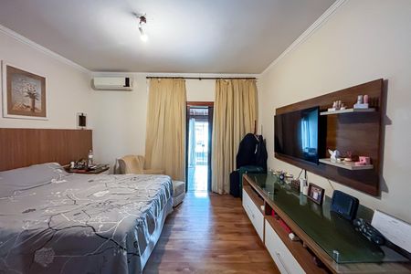 Casa à venda com 230m², 3 quartos e 2 vagas