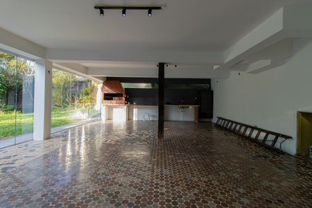 Casa de condomínio para alugar com 213m², 4 quartos e 4 vagas Casa de condomínio para alugar com 213m², 4 quartos e 4 vagasChurrasqueira